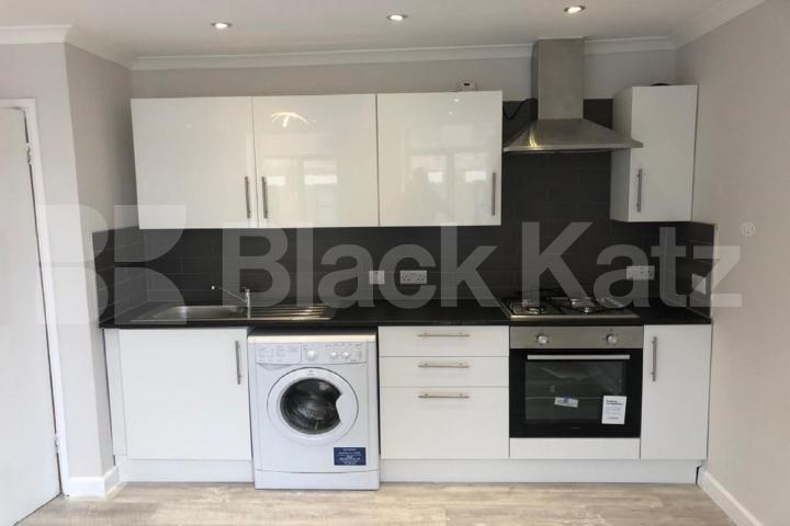 Superbly located modern period conversion  Borough High Street, Borough